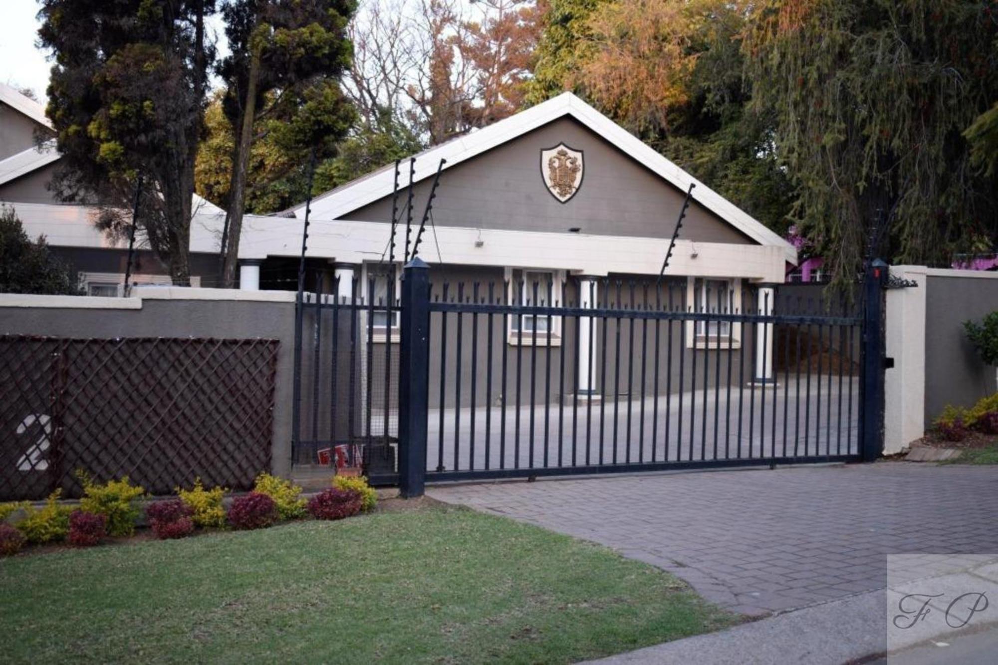 The Giraffe Room At Frederick'S Place Pretoria-Noord Esterno foto